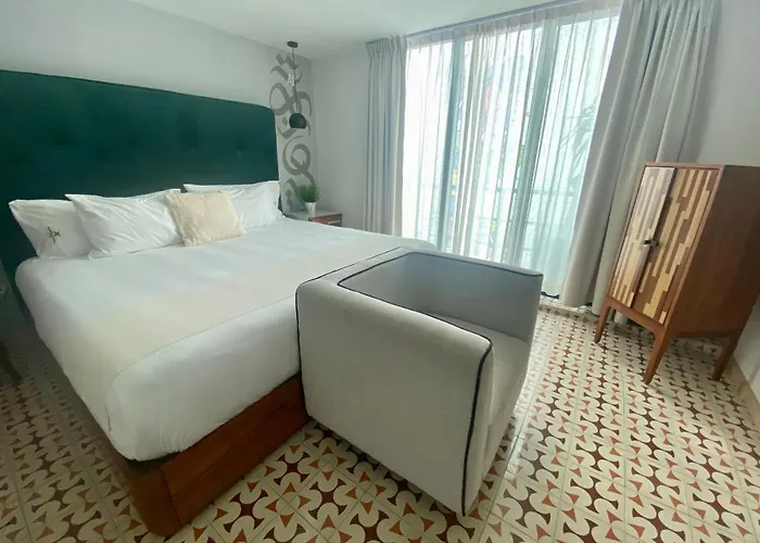 Hotel Auténtico Vertical 4*