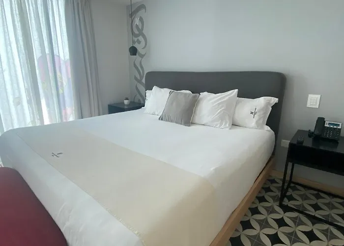 Hotel Auténtico Vertical 4*